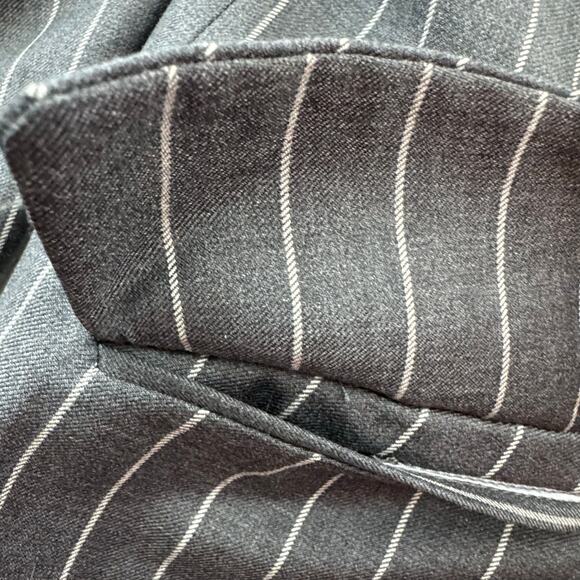 DARA LAMB Haute De Gamme Women's Pinstripe Gray Blazer Jacket Size Medium - Picture 5 of 11